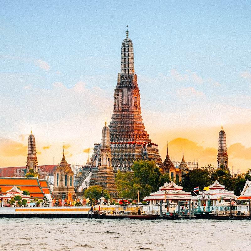 wat-arun-in--bangkok