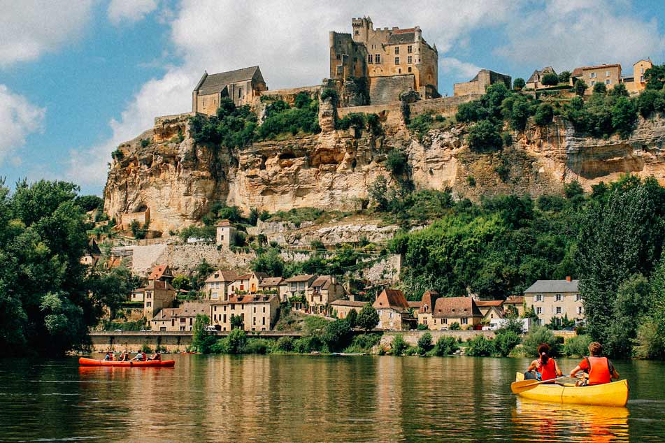 chateau-de-beynac-canoe-dordogne