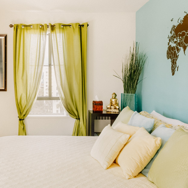 Bright,-Colorful-Apartment-with-a-Great-View
