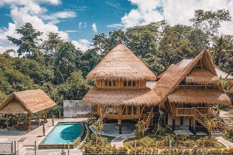 Villas com telhado de palha em Bali