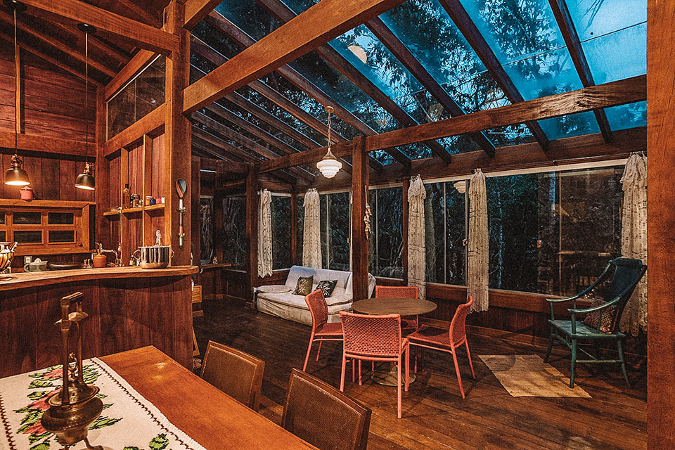 casa-madeira-airbnb-chapada-dos-veadeiros