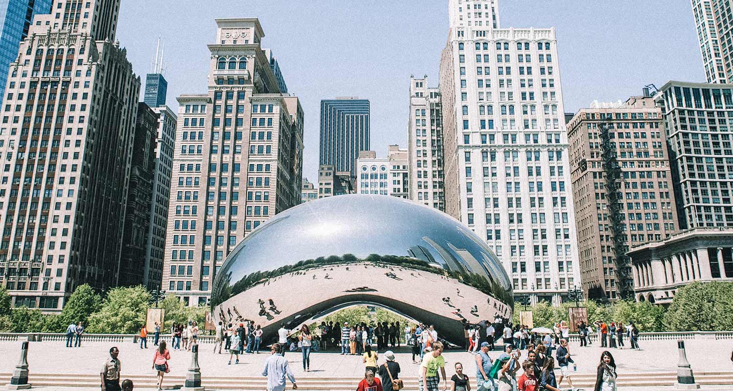 Escultura em formato de ameba no Millenium Park, em Chicago, terceira maior cidade dos EUA