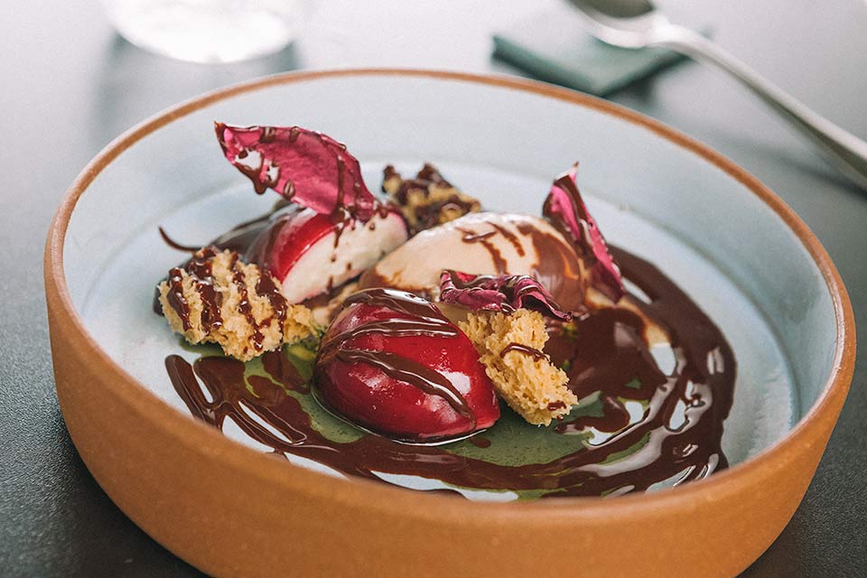 Sobremesa de chocolate do restaurante Íz, em Goiânia