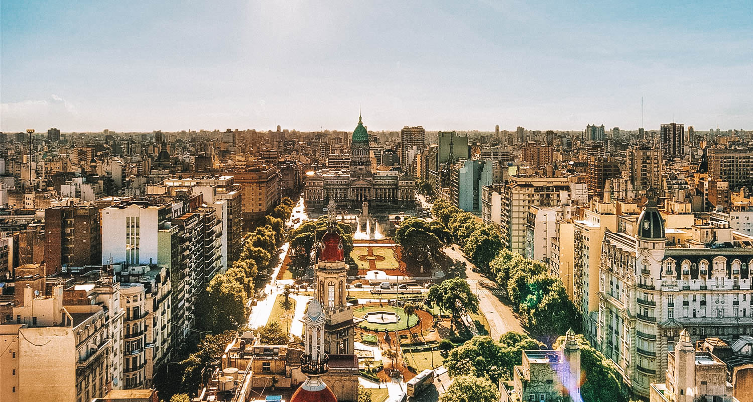 Buenos aires vista de cima com uma praça ao meio