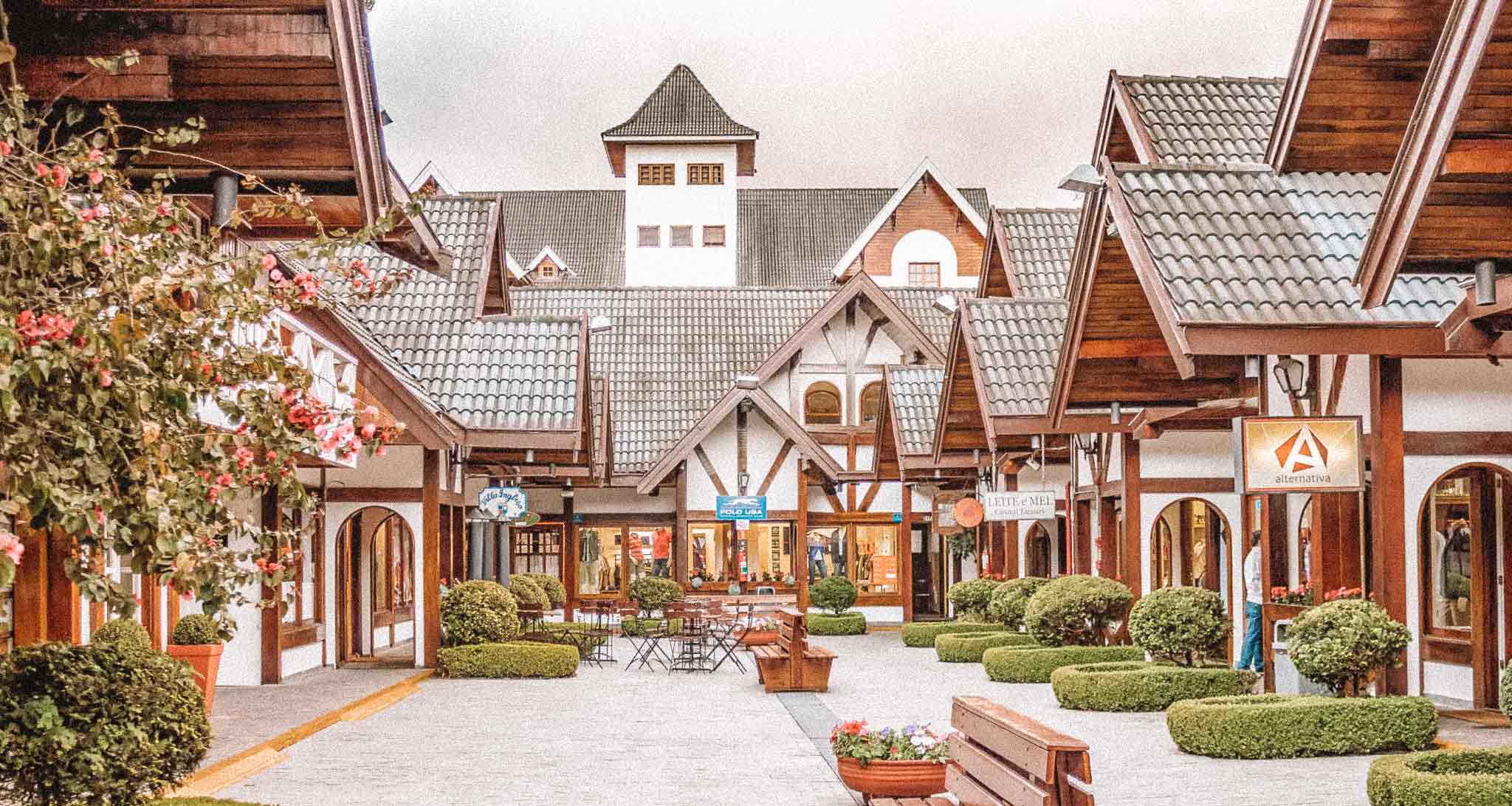 Centro comercial em Campos do Jordão - Destinos de frio no Brasil em junho, julho e agosto