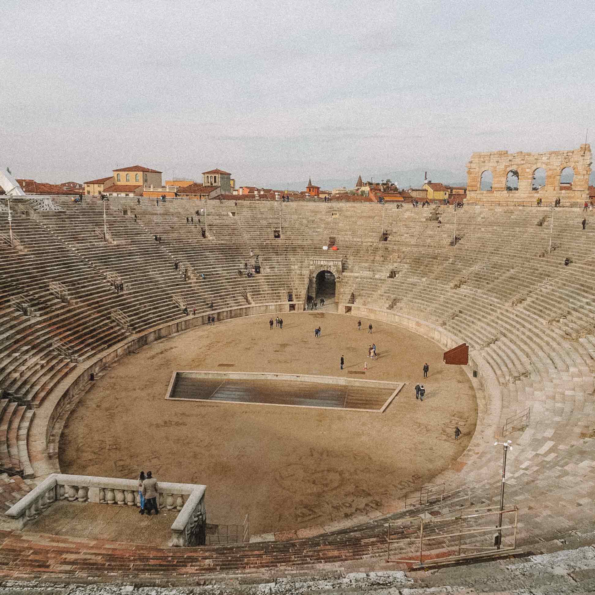 Imagem interna da Arena de Verona