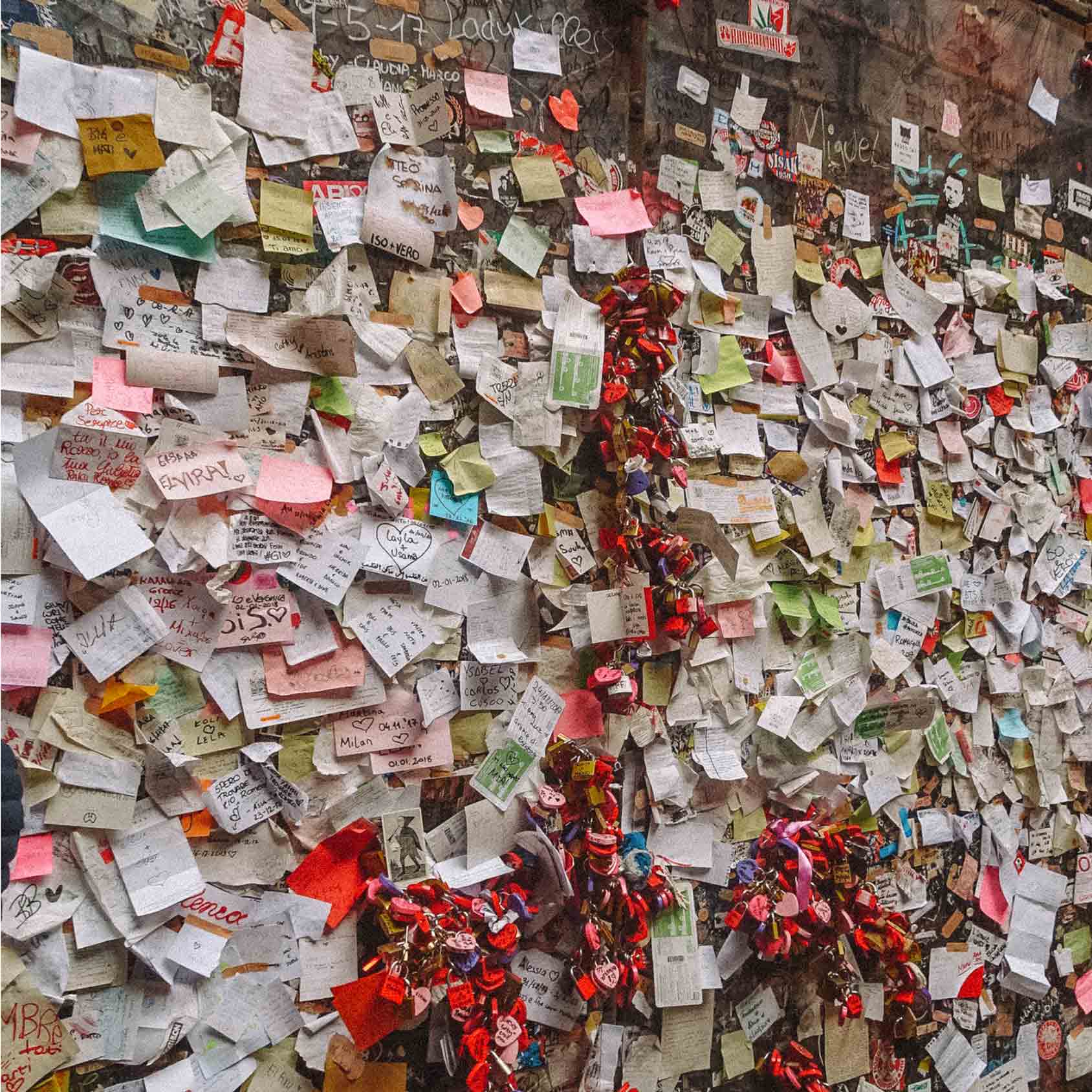 Cartas deixadas na Casa de Julieta em Verona
