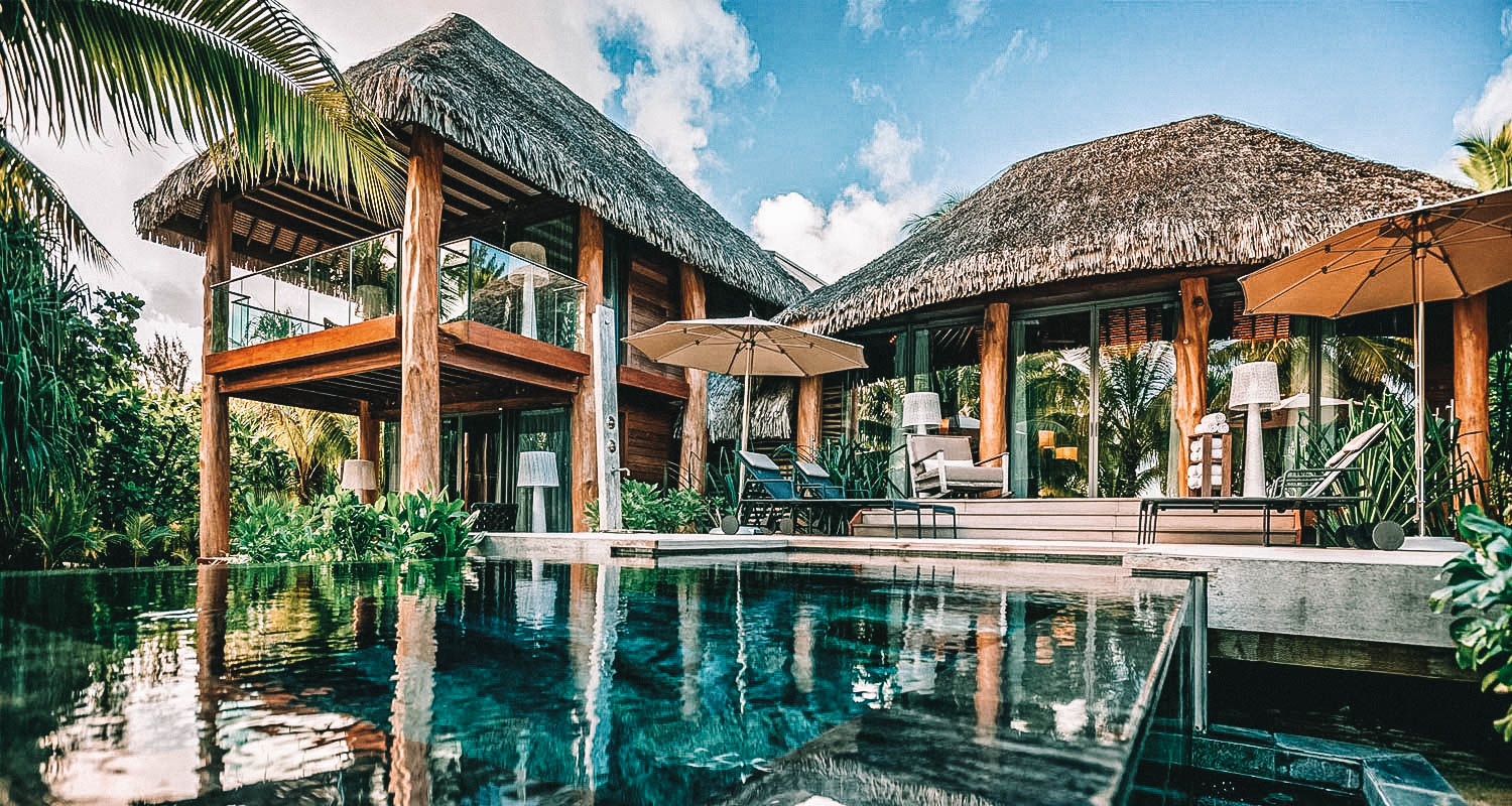 Vila exclusiva com piscina e lodges de madeira