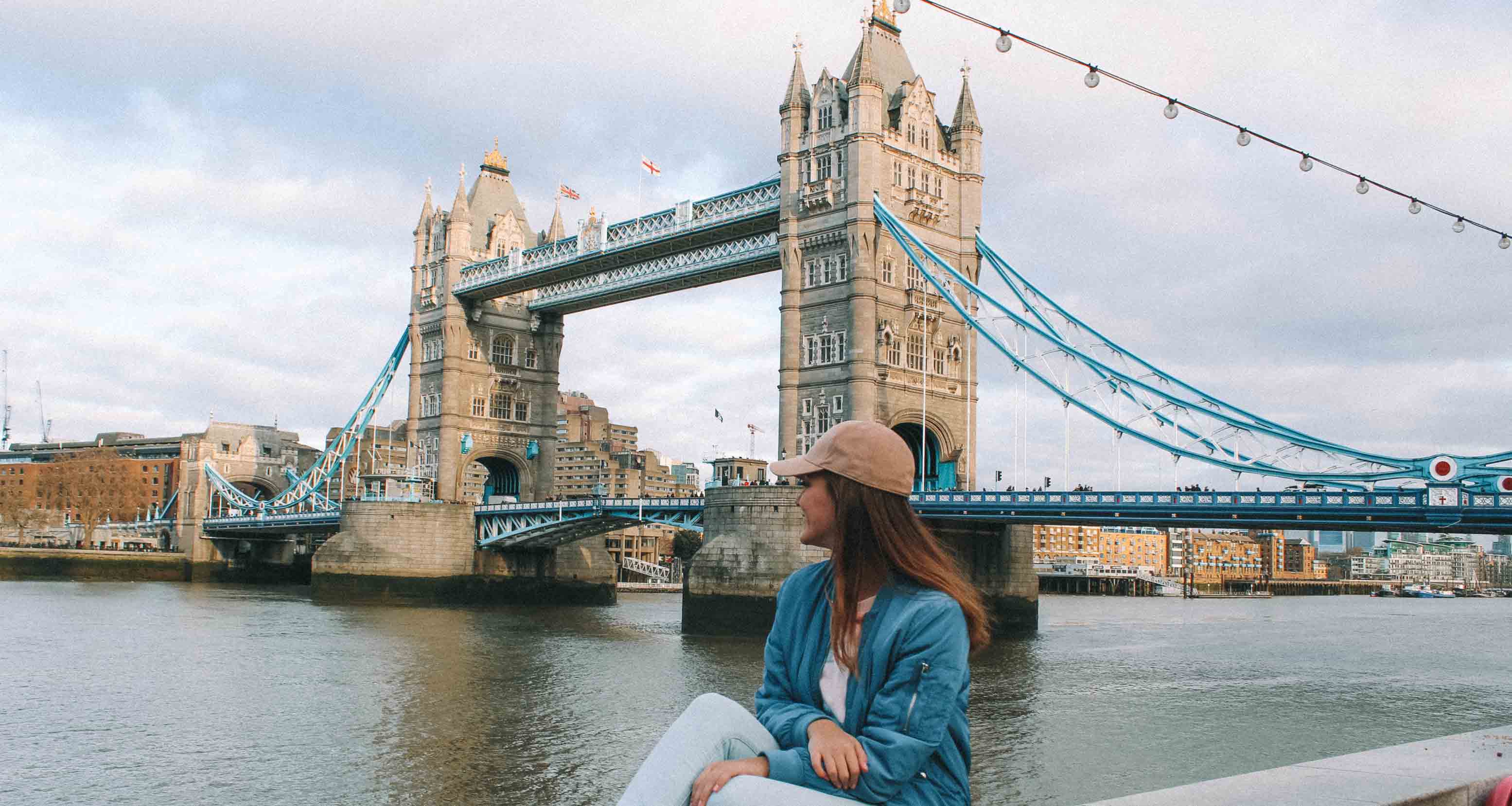 Imagem da Tower Bridge e do rio Tâmisa em Londres