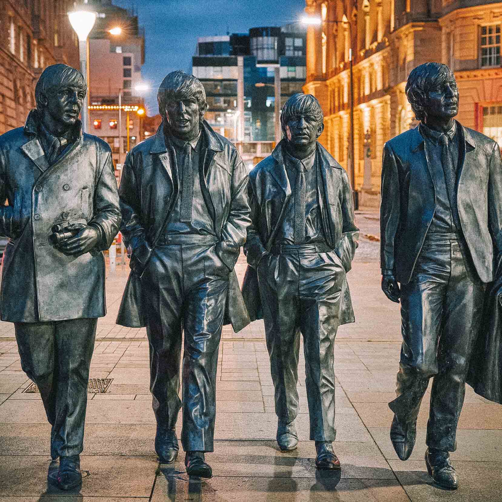 Estátua dos Beatles em Liverpool