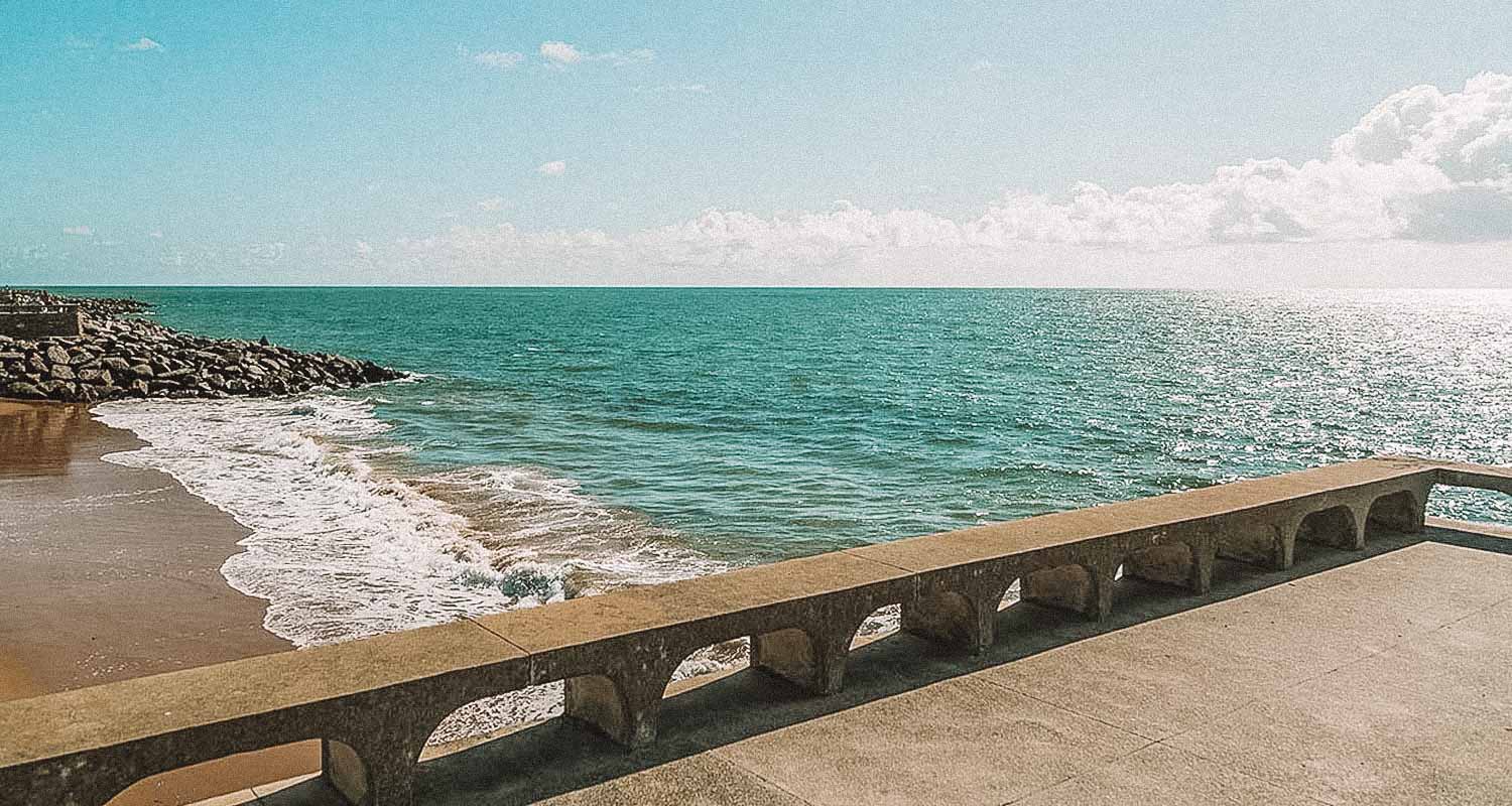 vista da praia do farol em olinda