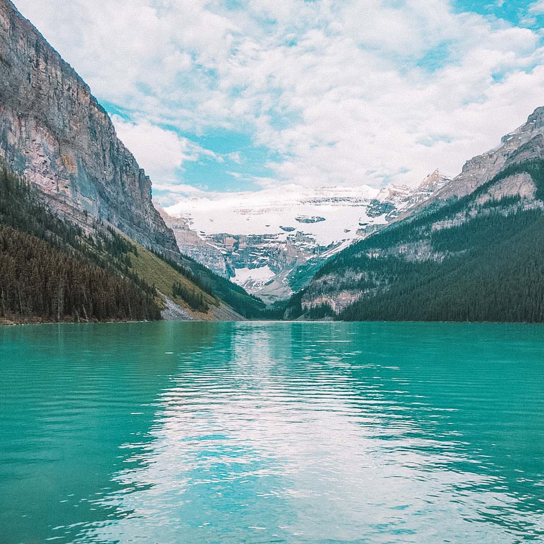 vista do lago louise no canada