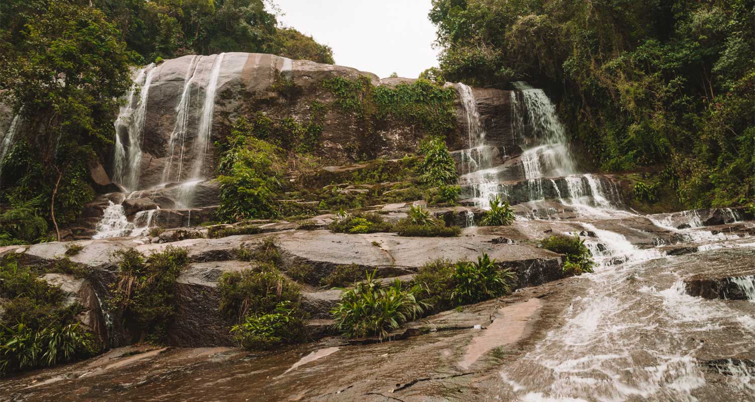 Cachoeira da escada, em ubatuba