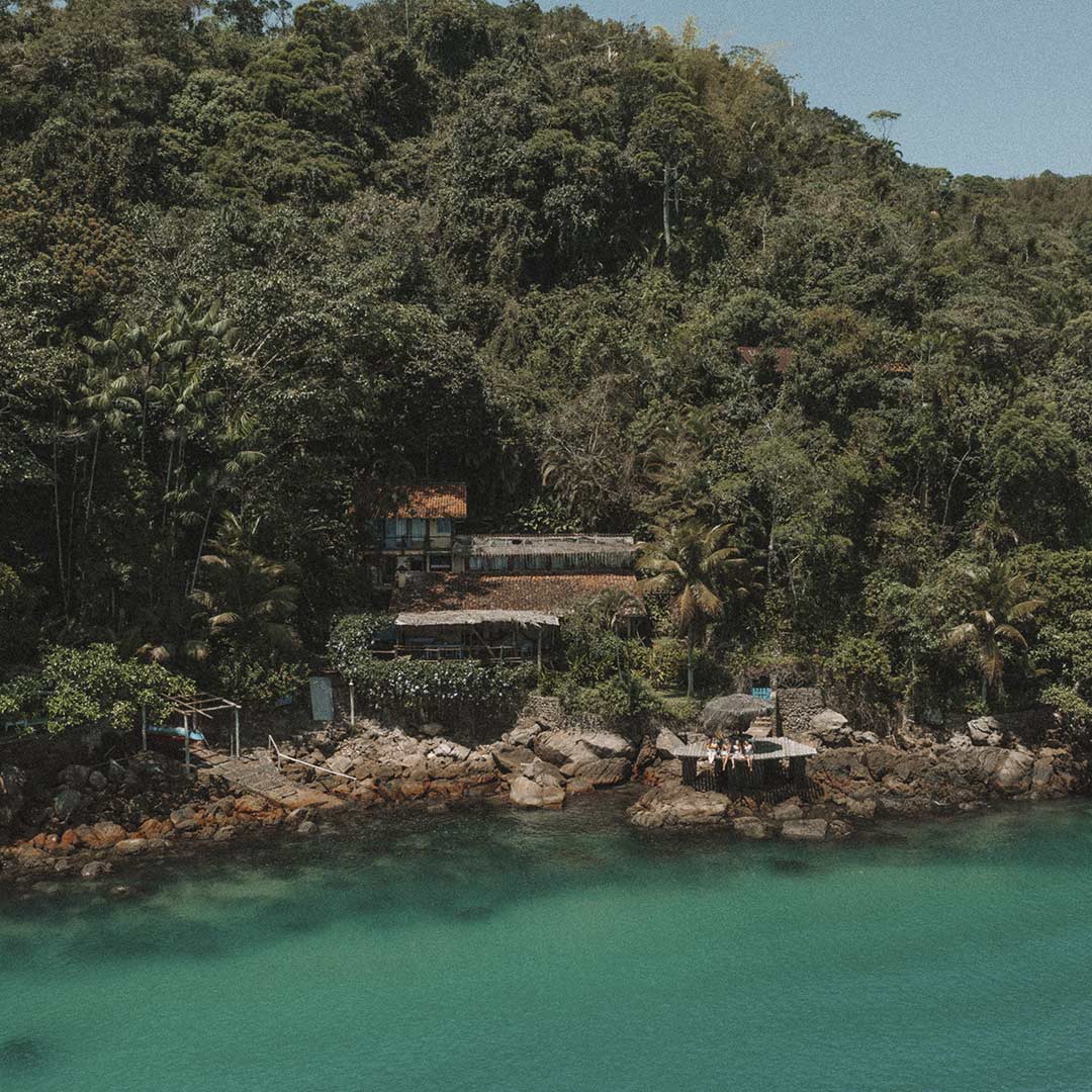 casa refugio entre mar e mata