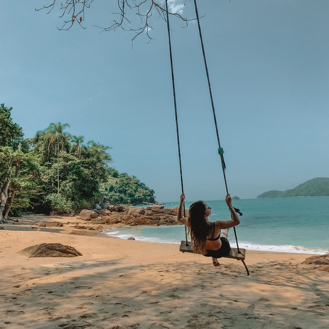 balanço na Praia do Cedro do Sul