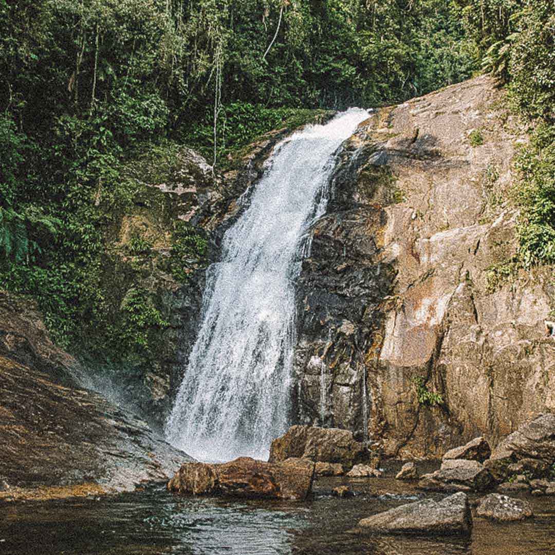 cachoeira na calhetas