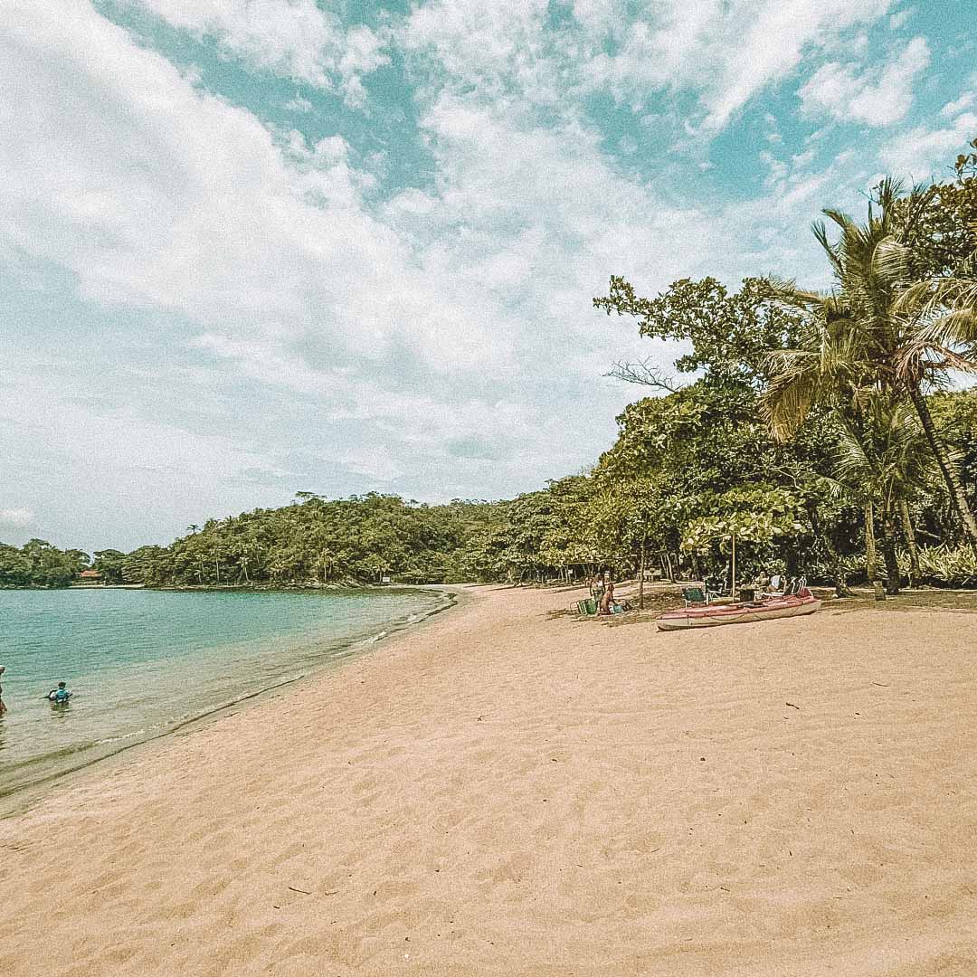 praia pitangueiras sao seb