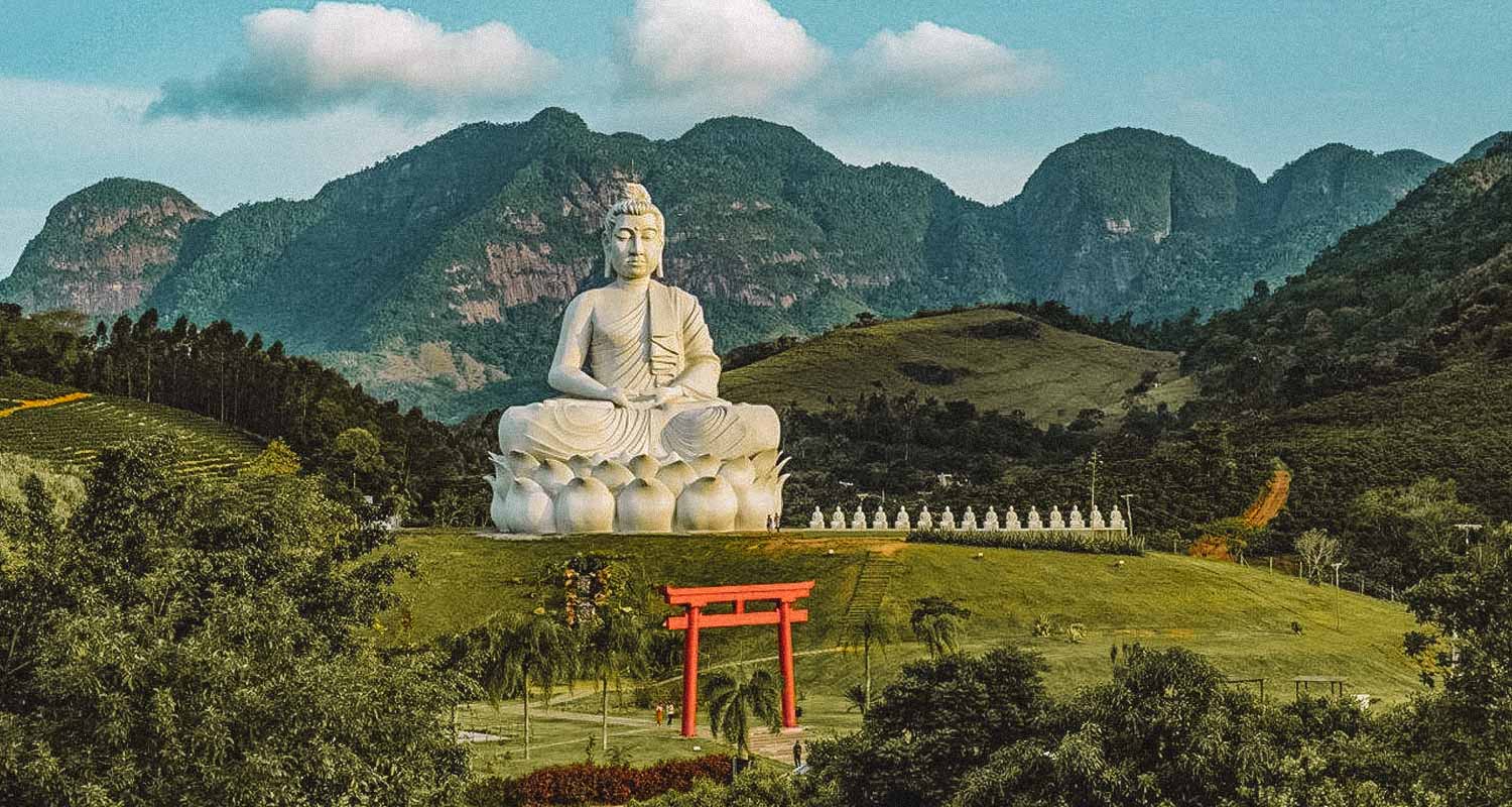 buda no templo morro da vargem no es 