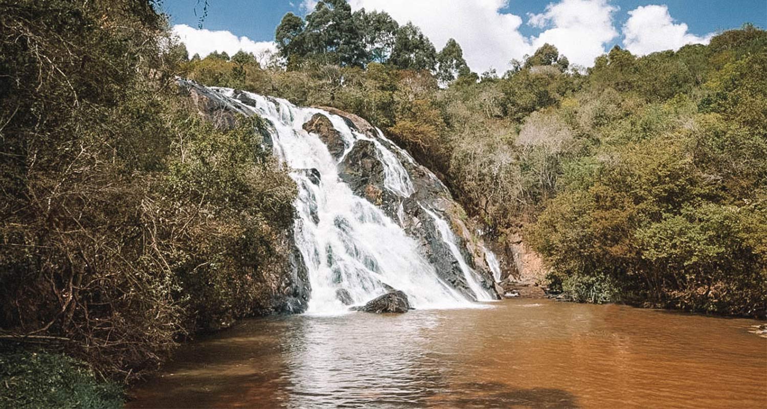 Cachoeira em Bueno Brandão