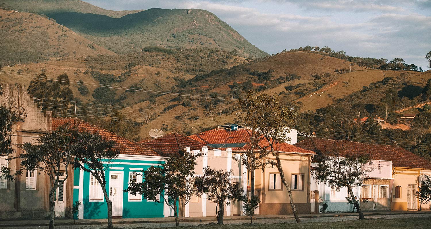 casario colorido em passa quatro