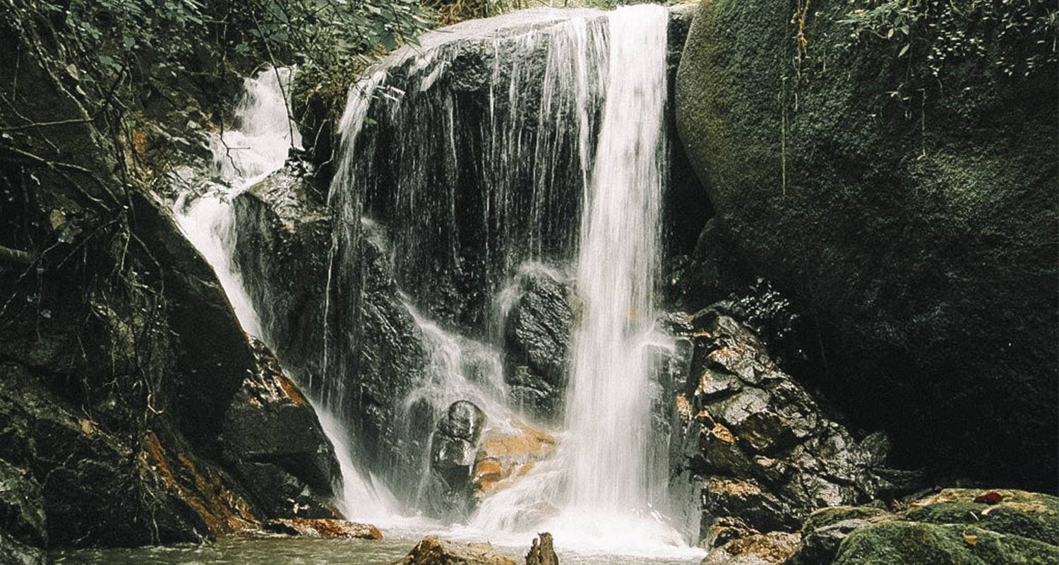 Cachoeira pouso do rochedo, em sao francisco xavier