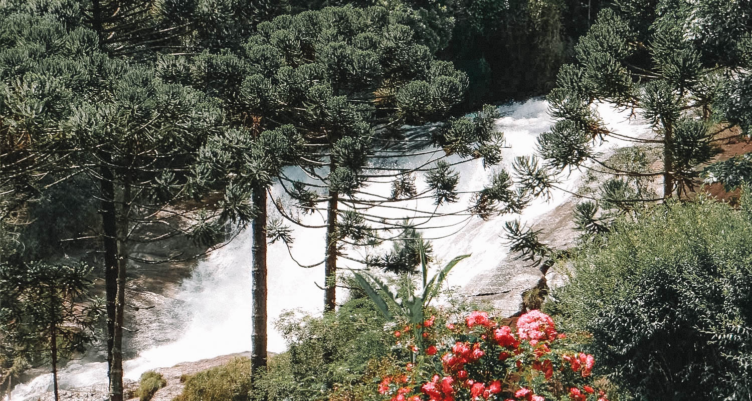 hotéis com cachoeira em minas gerais