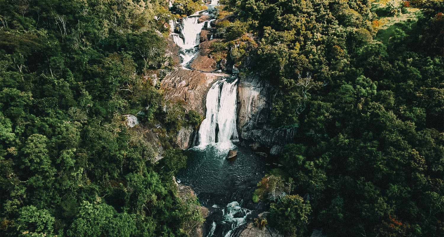 cachoeira em cunha