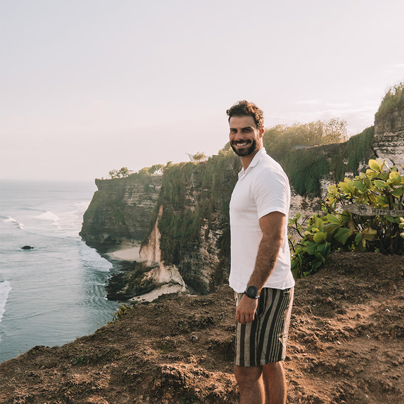 lucas malvacini dança kecak uluwatu