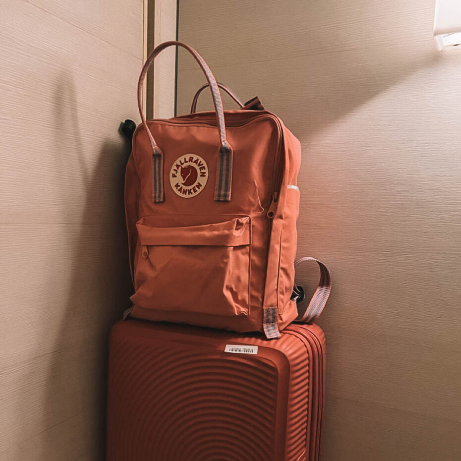 Mochila para levar no avião: um guia rápido - Carpe Mundi