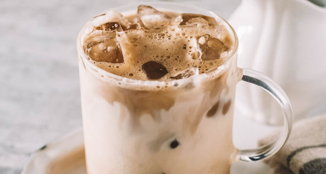SuperCoffee Protein+ Iced Cappuccino tem lactose?