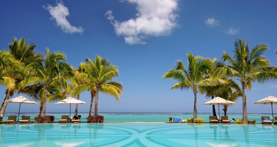 Piscina de bora infinita, resort all inclusive