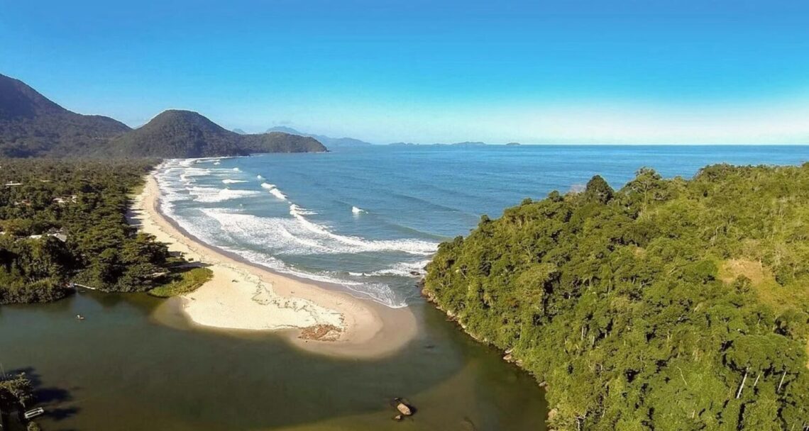 Praias perto de Minas Gerais: Praia de Itamambuca, Ubatuba