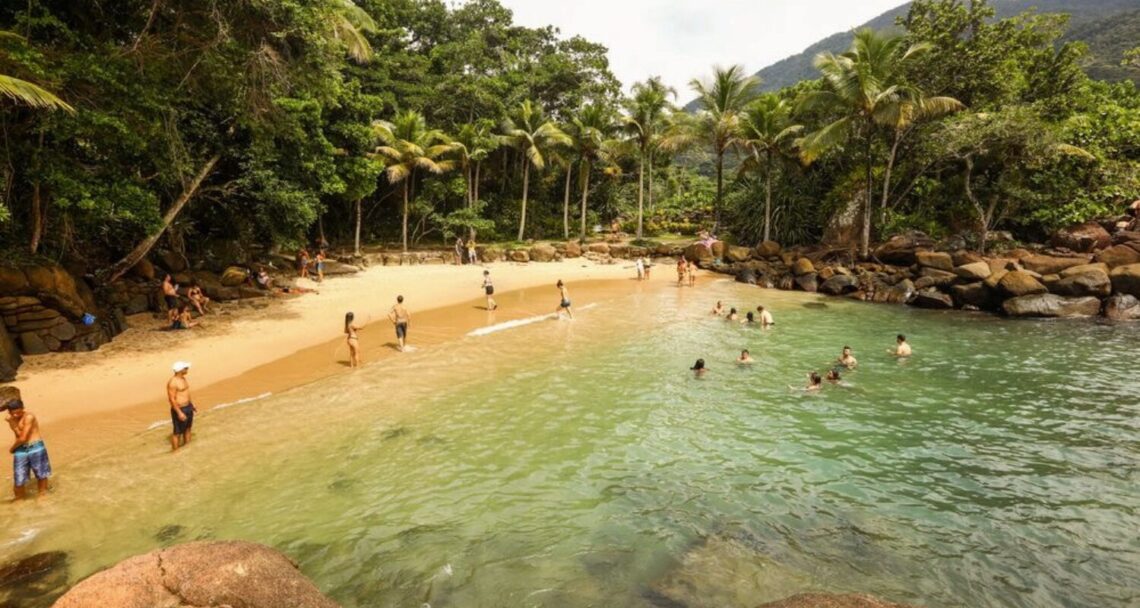 Praias perto de Minas Gerais: Praia do português, Ubatuba